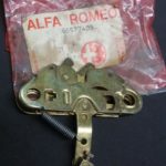 Gancio chiusura cofano posteriore Alfa Romeo OE 60527409